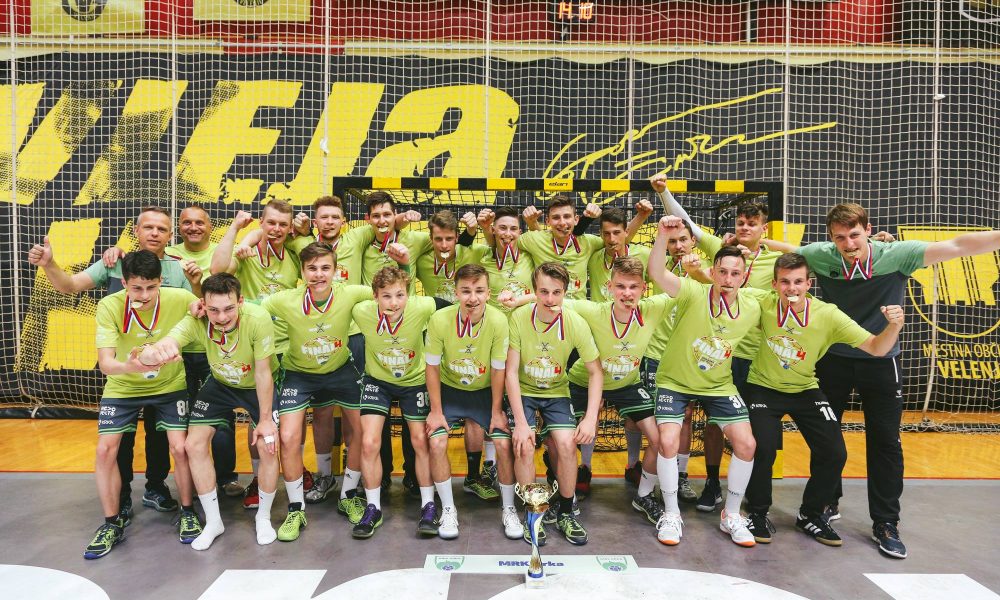 Kadetska ekipa letnika 2000/2001 je v prejšnji sezoni postala državni prvak. Foto: MRK Krka Novo mesto