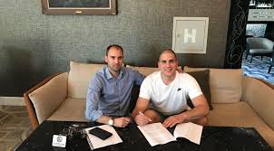 Jovo Damjanović (desno) na sliki skupaj s svojim agentom Milošem Pavičevičom. Foto: vszi